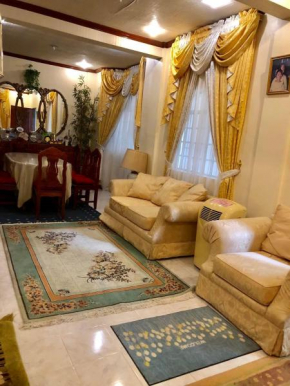 THE MANSION-NEAR AIRPORT 25 PAX Private Big House